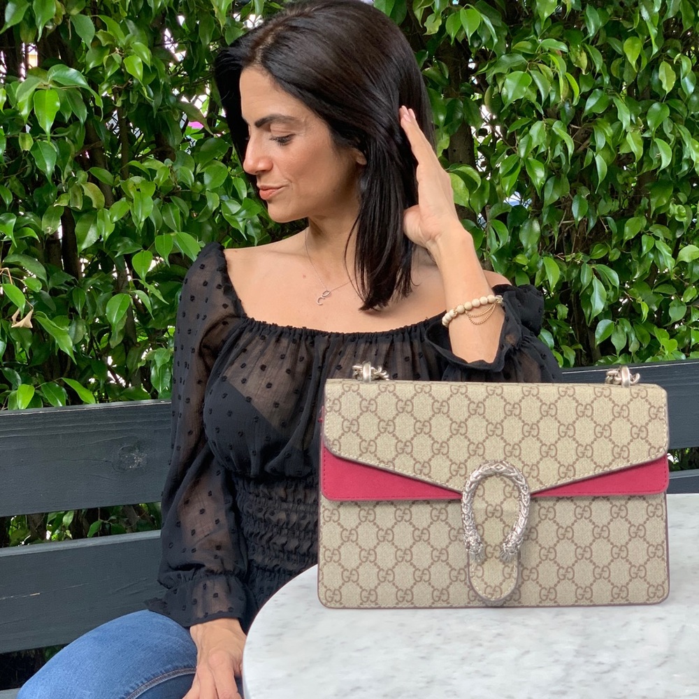 Meet your Posher, Carolina